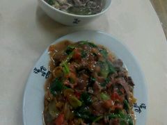 沙茶牛肉粿配恨牛肉汤-福合埕牛肉丸(福平路店)
