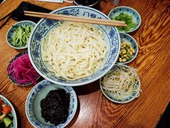 老北京炸酱面-门框胡同百年卤煮(新街口店)