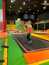 -蹦蹦跳跳(新奥购物中心店)