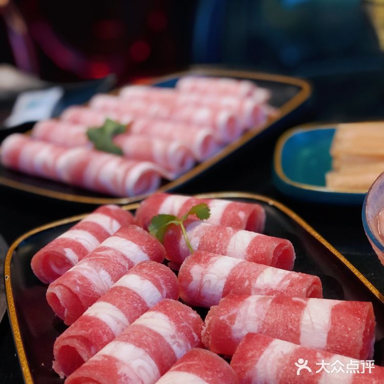 装修精致，最适合约会的重庆火锅[调皮]