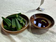 -猪三哥肥肠鸡川菜小炒