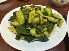 拍黄瓜-玫瑰红烤羊排(北新桥三条店)