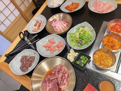 -臻牛烤肉