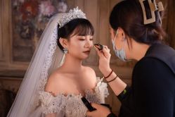 点击看大图 -挪娅婚纱摄影皇家会所