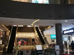 -丽丰购物中心·停车场