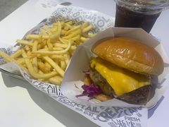 -TRIPS BURGER(大钟寺店)