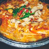 中盛的林子石锅鱼 我点的是肥肠石锅鱼感觉还好吃上面满