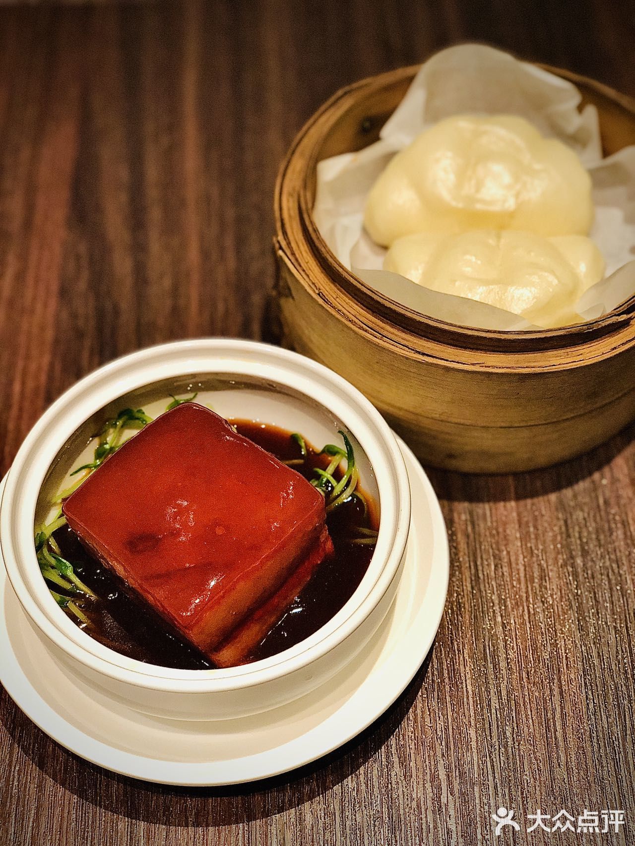 一块肉竟能在口中融化‼️这儿的菜真甜~