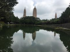 -三塔倒影公园