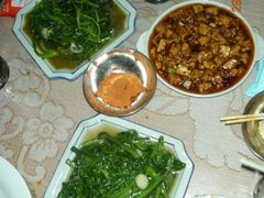 DSCN2862-老钟家烤羊排·敦伊阁清真餐厅胡羊焖饼