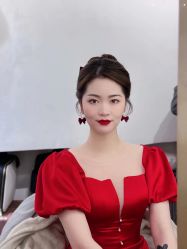 -艾米丽婚纱礼服