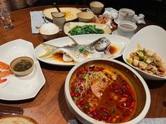 -石梅湾威斯汀度假酒店-品味餐厅·川湘菜·海鲜风味火锅·手工面食·万州烤鱼·口味牛蛙·小龙虾