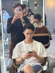 -藤野造型烫发染发