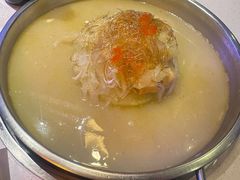 -鲜入围煮花胶鸡海鲜火锅
