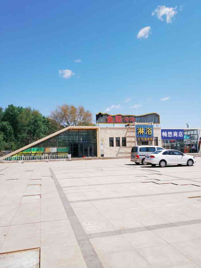 金屋浴场-停车场-"三,四月份的北戴河基本没什么旅游的人…….