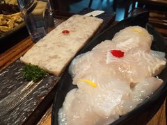 -老牌坊云南鱼豆花火锅(爱建店)