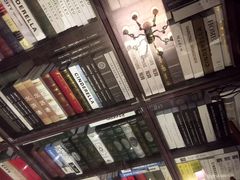 -钟书阁(松江泰晤士小镇店)