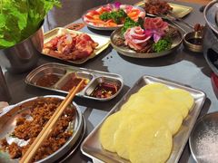 -围炉肉舍•炭烤活鳗•丹东海鲜烤肉(步行街店)