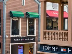 -王府井奥莱临潼小镇(临潼店)