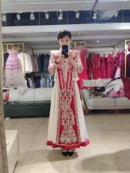 -月月婚纱礼服仓储店(王府井店)