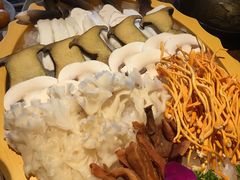 菌菇拼盘-老牌坊云南鱼豆花火锅(爱建店)