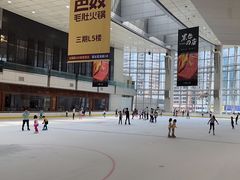 -冰纷万象滑冰场(深圳万象城店)