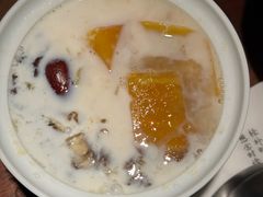 娟姗牛奶木瓜银耳桃胶-RUXU入续糖水铺与包(卓悦中心店)