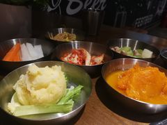 小菜碳生菜无限量-·缸桶屋·韩式牛肋条自助烤肉(西湖D11店)