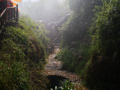 -雪山彩虹谷景区