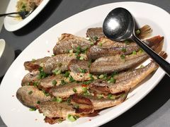 油煎小黄鱼-皇朝会.经典传统粤菜(外滩店)