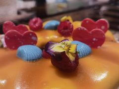龙虾刺身，各种广式甜品自助餐-艺厨风尚餐厅 · 桔钓沙莱华度假酒店