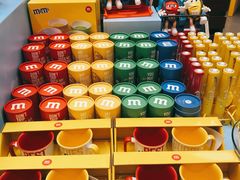 -m豆巧克力世界(上海世茂广场店)