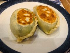 韭菜盒子-东方饺子王(新奥购物中心店)