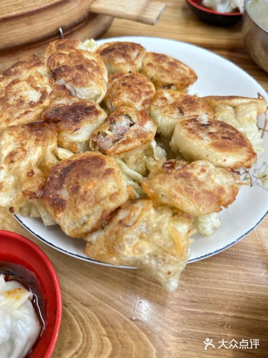 嘉州海汇源老烧麦店锅贴鲜肉烧麦图片