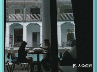 上海周末游️雨天海军俱乐部是天蓝色的🧊