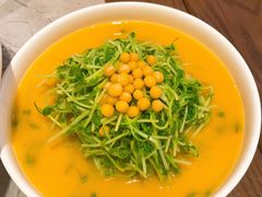 豆汤浸豆苗-渔语鱼新川菜Bistro(万象天地店)