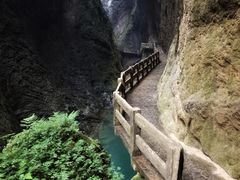 -龙水峡地缝景区