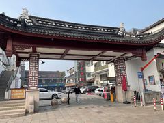 -朱家角影剧院-地面停车场