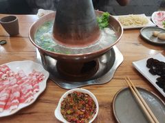 -正宗乌拉满族炭火锅(四平店)