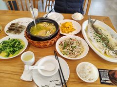 -品鲜村农家菜·阳澄湖大闸蟹(总店)
