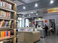 -曹家渡街道图书馆