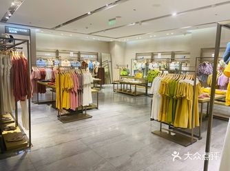 UR试衣间｜空空的UR太好逛啦