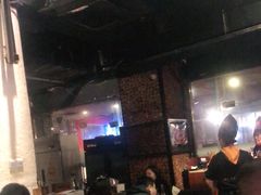 大堂-何师烧烤·香辣蟹·川菜·30年老品牌(太古里旗舰店)