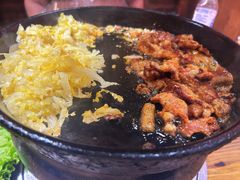老式碳烤自腌酸菜酱汁低脂五花肉-名扬烤肉(起源店)
