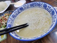 -雪琴面馆富安特色鱼汤面(城中花园店)