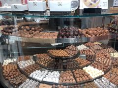 -Laderach 莱德拉(上海环贸iapm店)