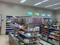 -全家便利店(江湾镇站店)