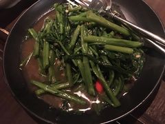 炒空心菜-Ruen Urai