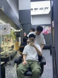 -藤野造型专业烫染接发