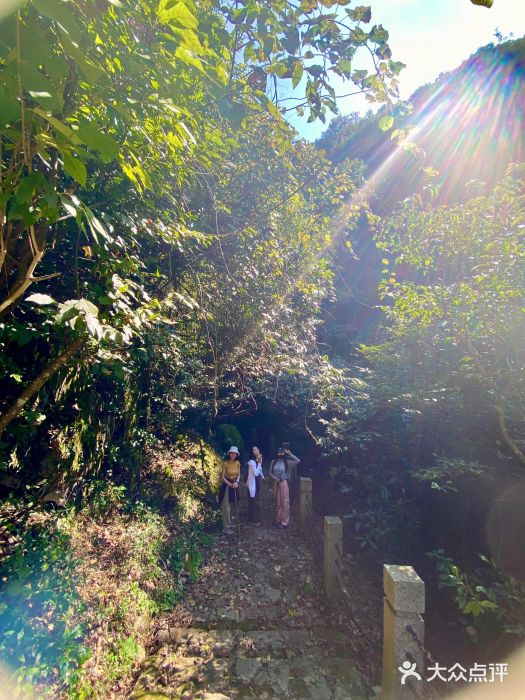 天岳幕阜山图片